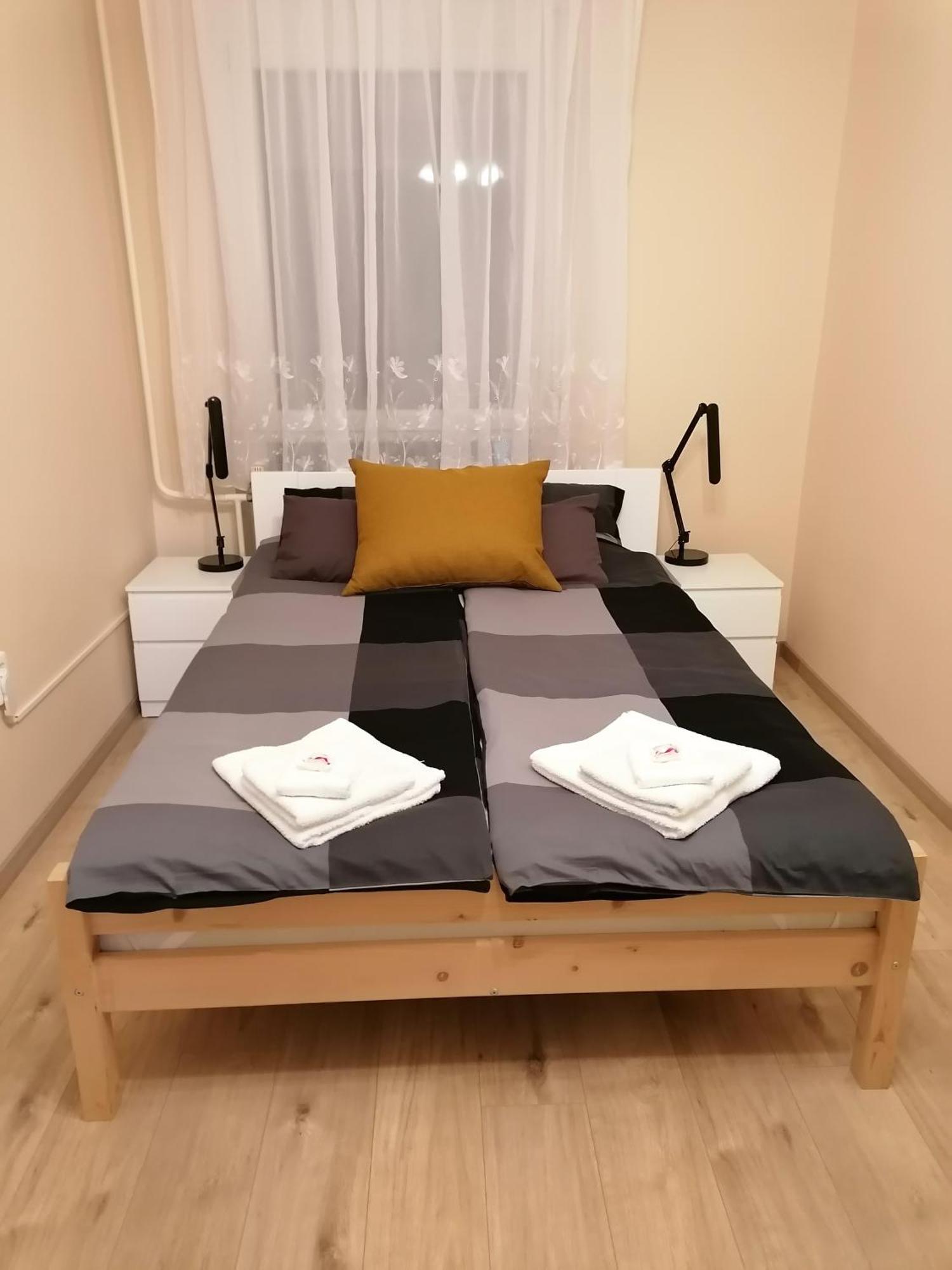 Central Park Apartman Szekszárd Esterno foto