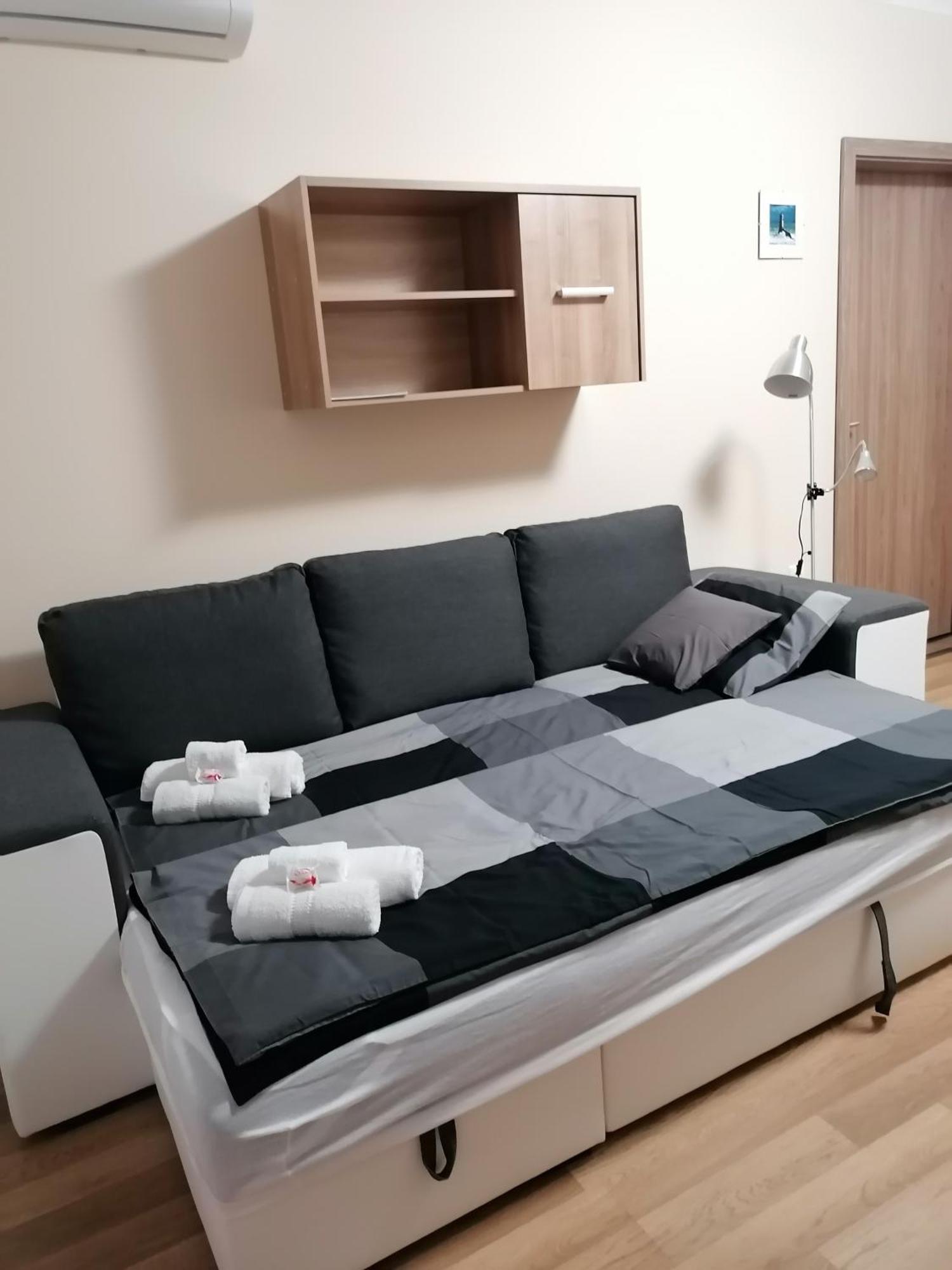 Central Park Apartman Szekszárd Esterno foto