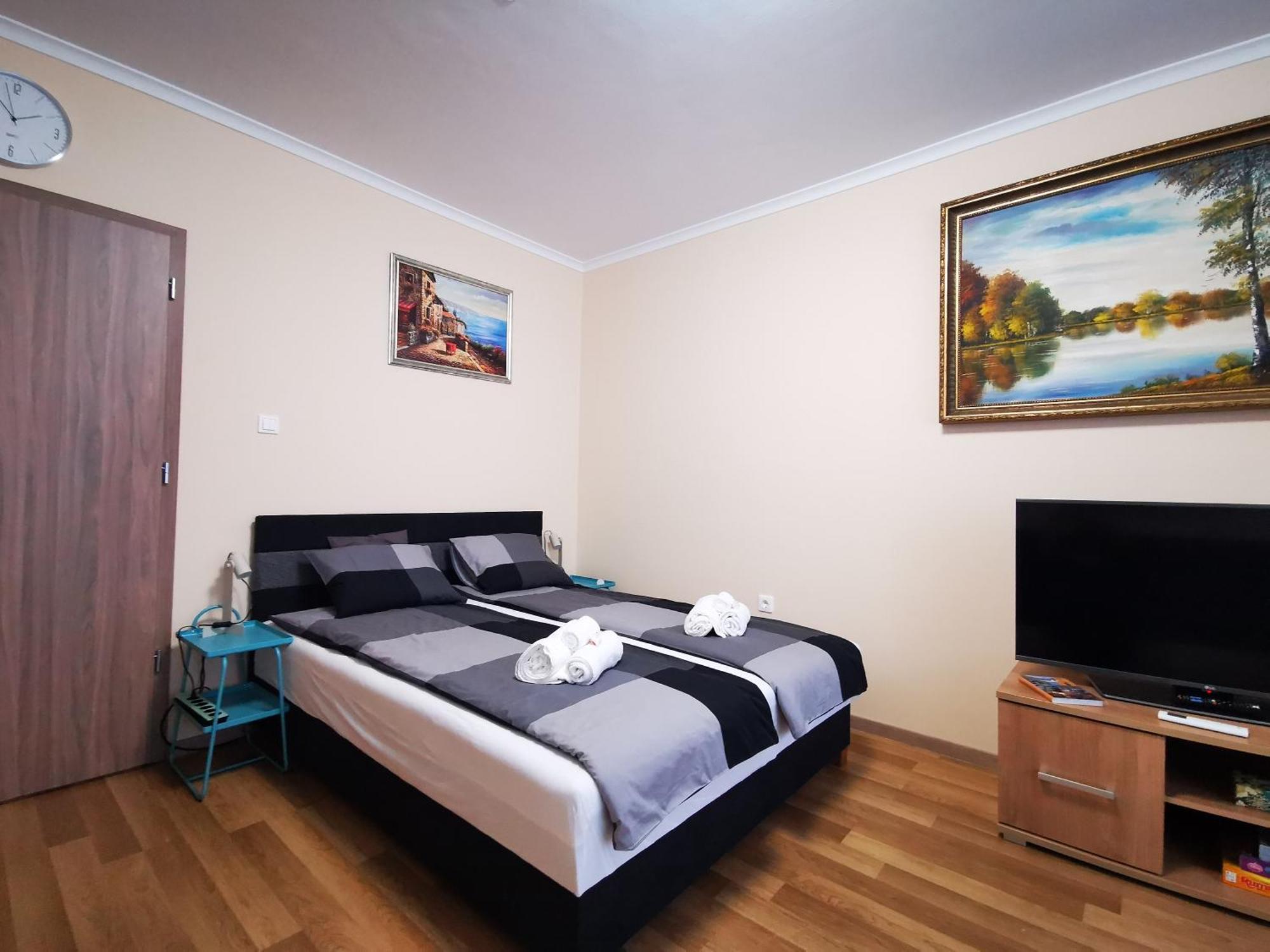 Central Park Apartman Szekszárd Esterno foto
